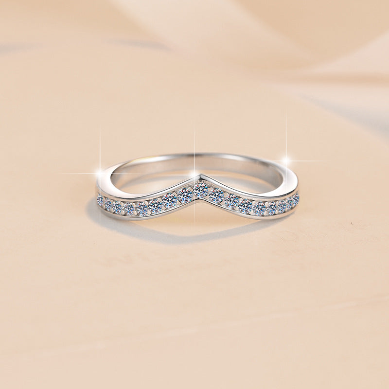 Damen einzigartiger V-förmiger Zirkonia-Ring Shop Nory