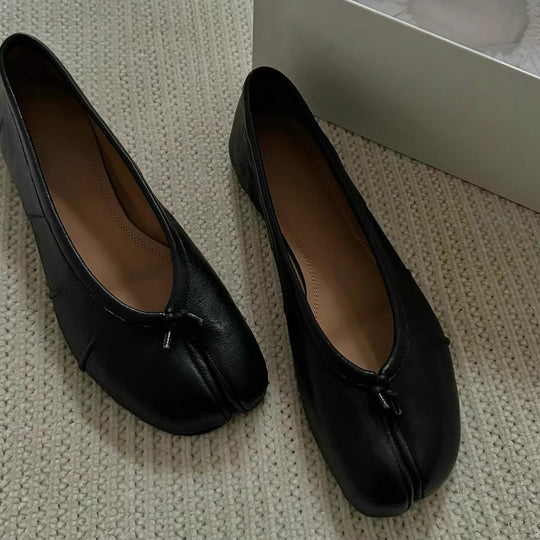 Damen Ballerinas mit raffinierter Zehenpartie und samtiger Lederverarbeitung