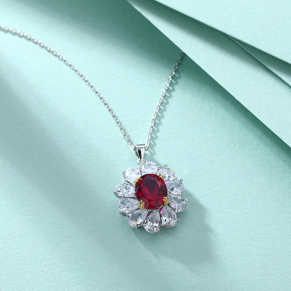 Damen eleganter Anhänger mit schimmerndem Rubin und Zirkonia-Blüten-Design Shop Nory