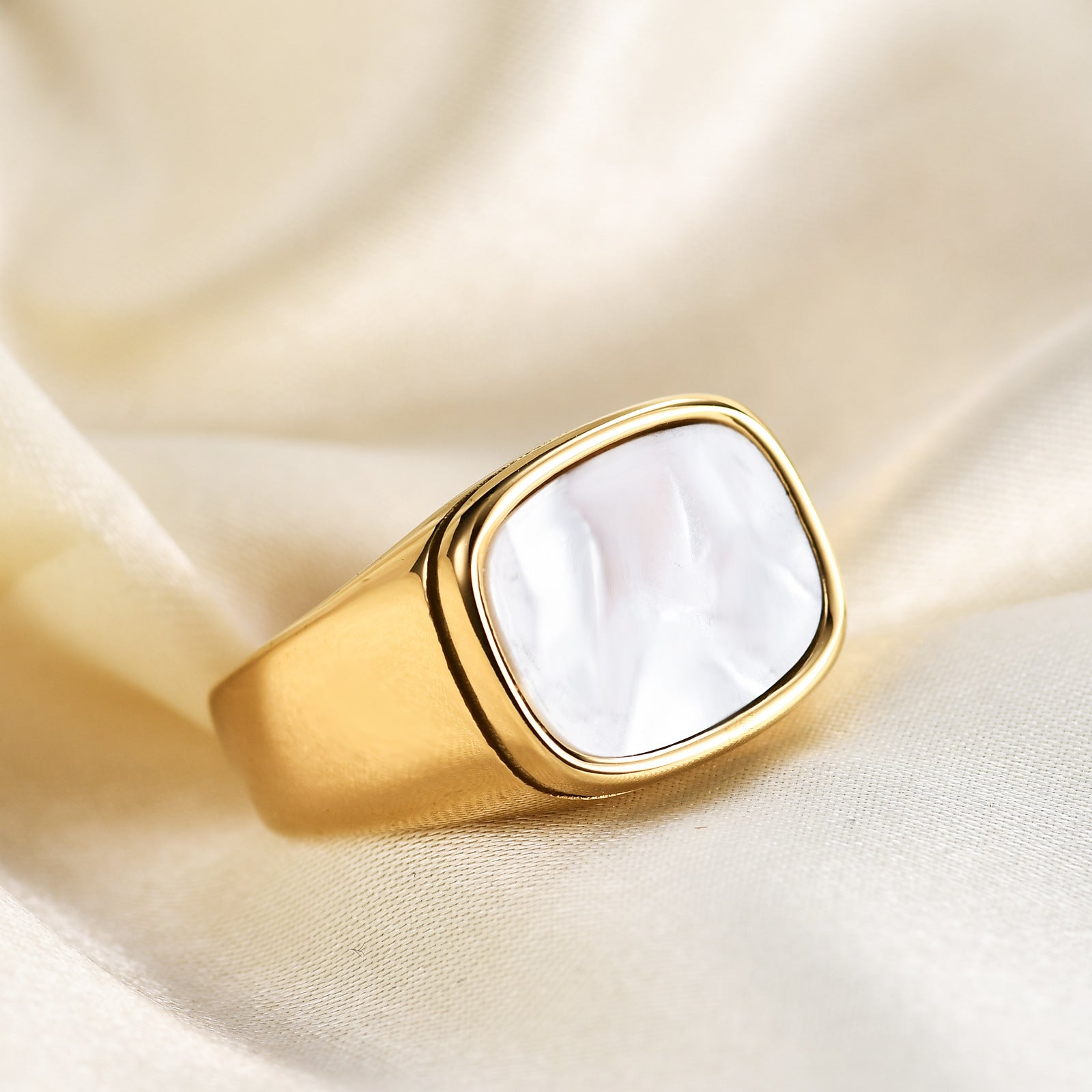 Damen Siegelring mit luxuriösem Perlmutt-Einsatz und elegantem goldfarbenem Finish Shop Nory