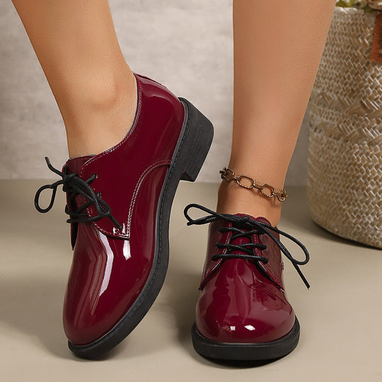 Damen klassische Schnürschuhe mit glänzender Oberfläche