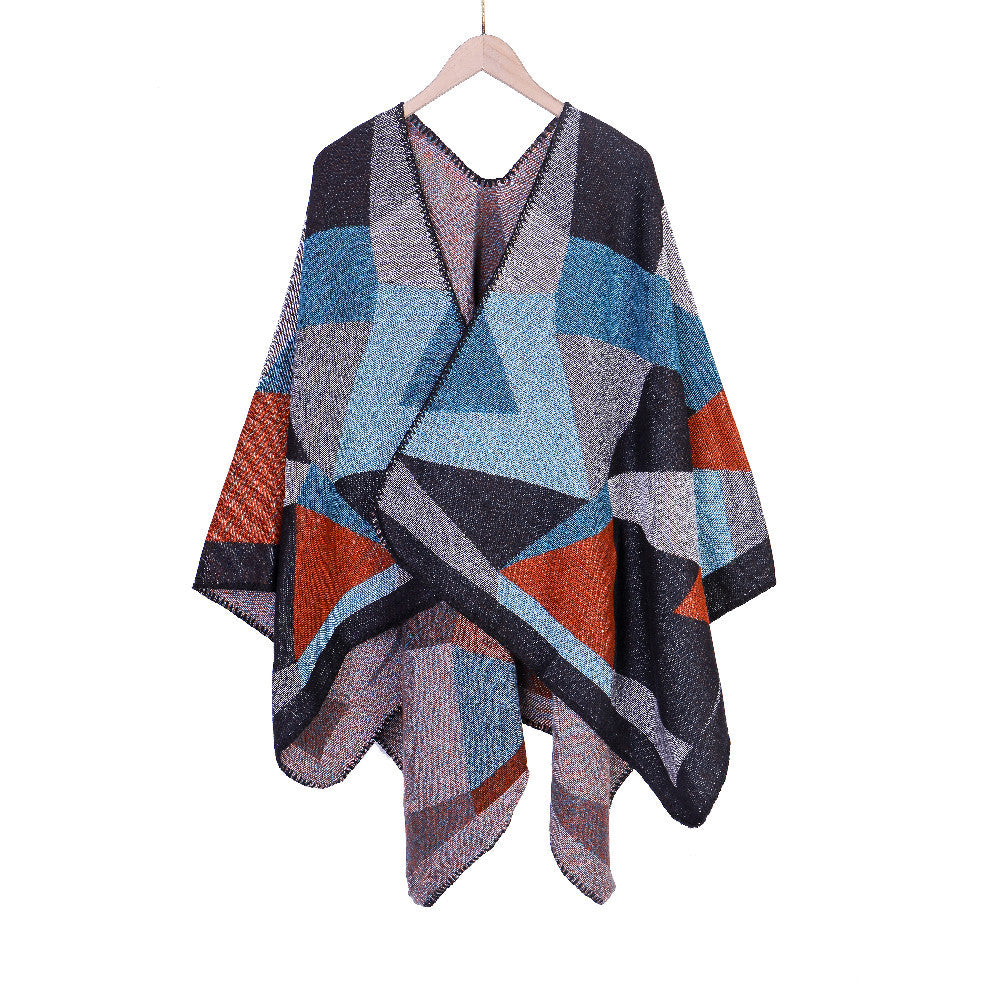 Damen Grobgestrickte Oversize-Ruana mit grafischem Blockmuster und asymmetrischem Zipfelrand Shop Nory