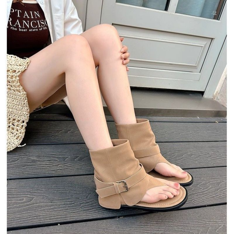 Damen Offene Sandalen‑Stiefelette mit Sockenkragen und Schnallenriemen Shop Nory