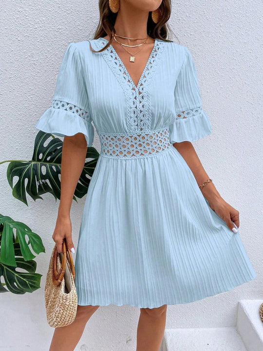 Damen Midikleid mit Plissee, Spitzeneinsatz in der Taille und Volantärmeln Shop Nory