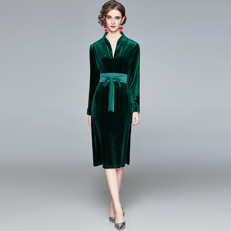 Damen Samt-Midikleid mit Stehkragen und tailliertem Bindegürtel Shop Nory