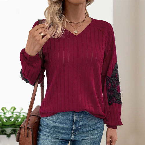 Damen Leichter Rippstrick-Pullover mit V-Ausschnitt und floraler Spitzenapplikation an den Ärmeln Shop Nory