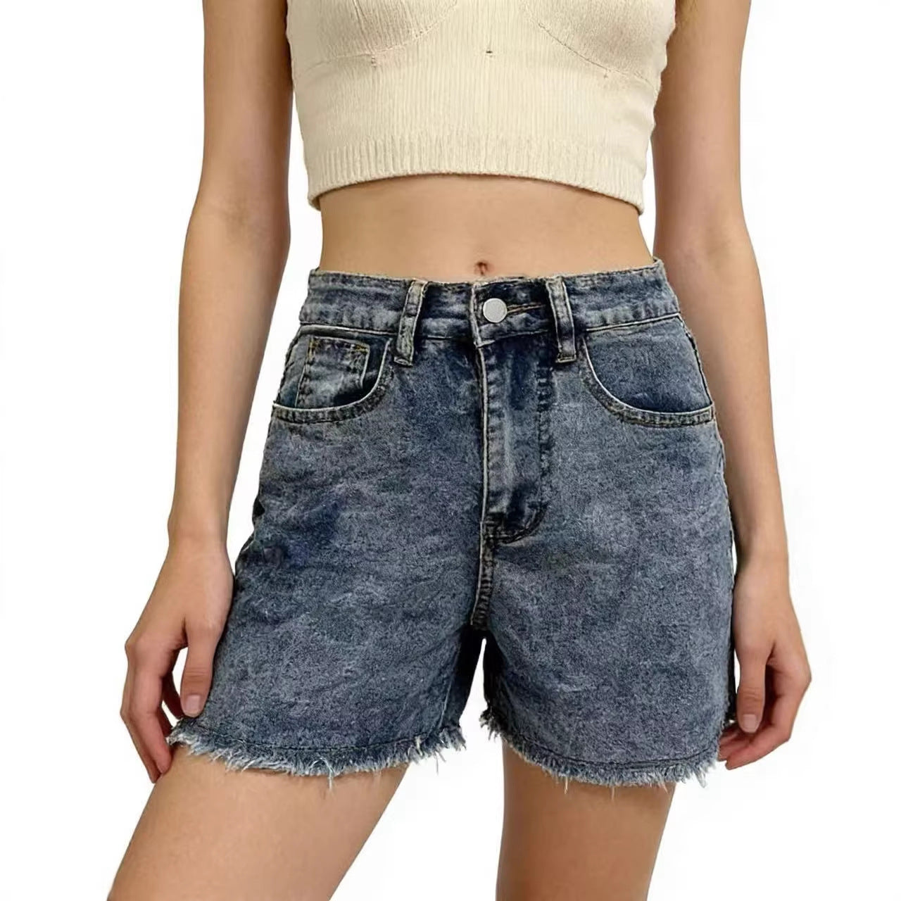 Damen modische Denim-Shorts im lässigen Schnitt mit fransigem Saum