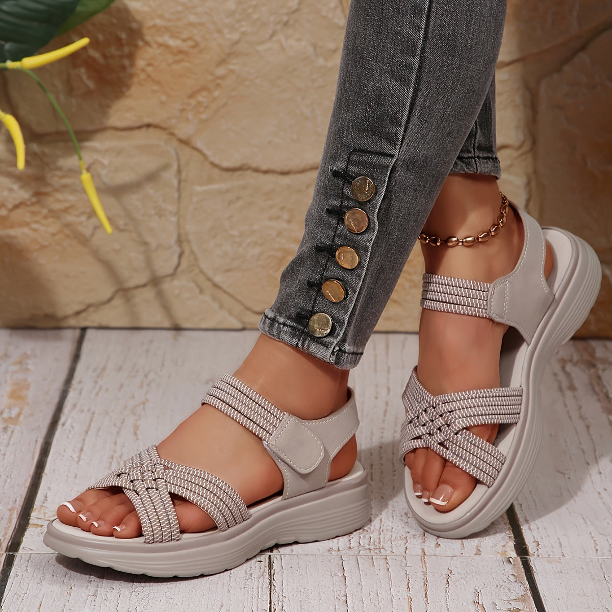 Damen Sportliche Sandalen mit geflochtenen Riemen und gepolsterter Sohle