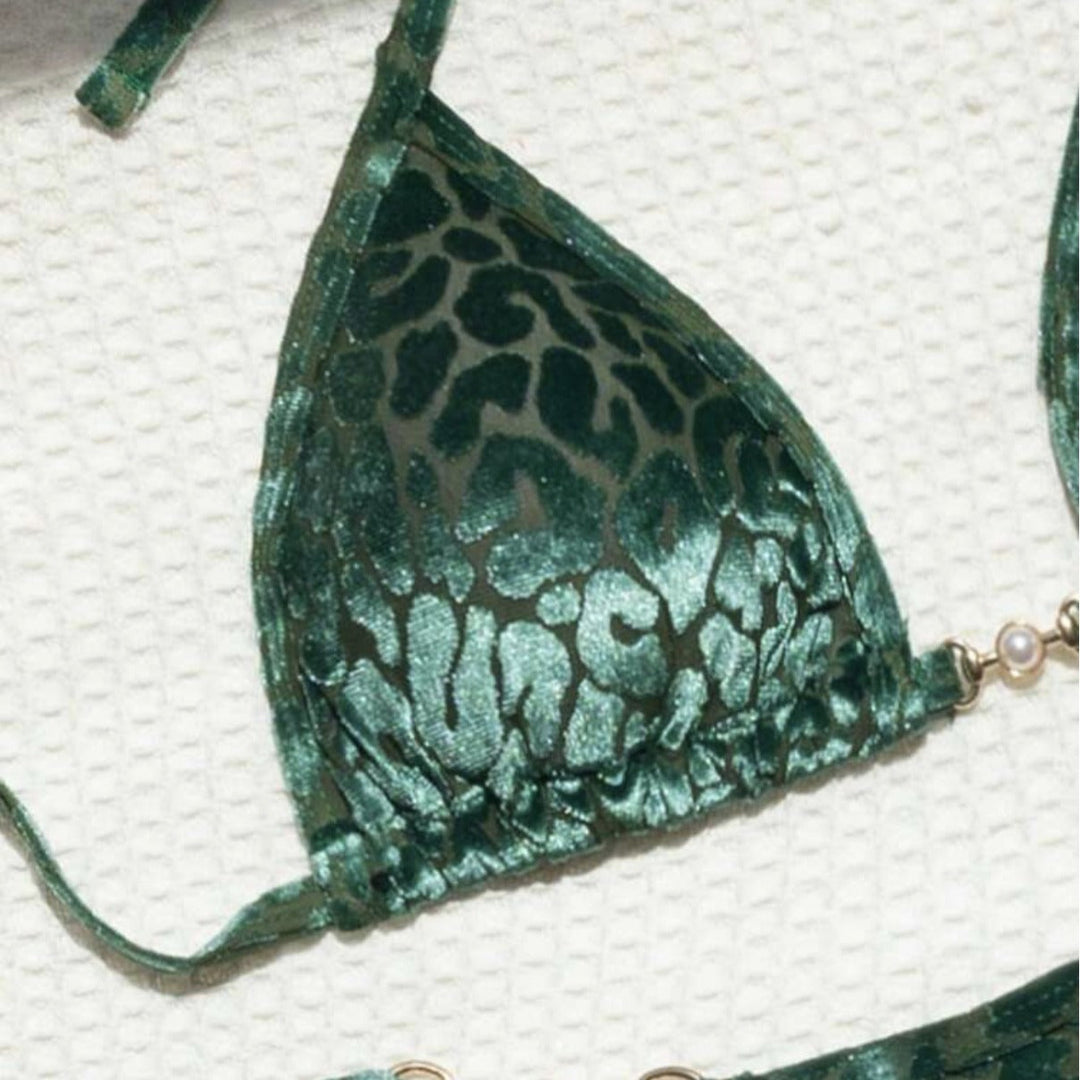 Damen Triangel-Bikini mit dekorativen Akzenten und raffiniertem Schnitt