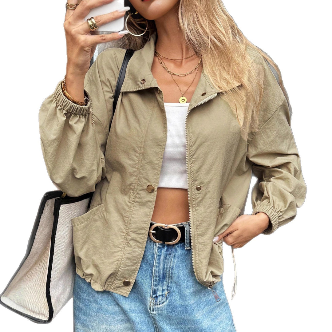 Damen Leichte Utility-Bomberjacke mit Kordelzug, Gummibündchen und aufgesetzten Taschen Shop Nory
