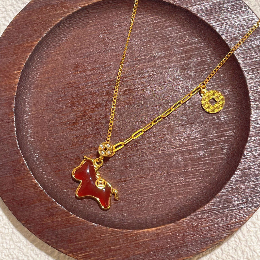 Damen Halskette mit trendigem Hundehals-Anhänger und goldener Gliederkette Shop Nory
