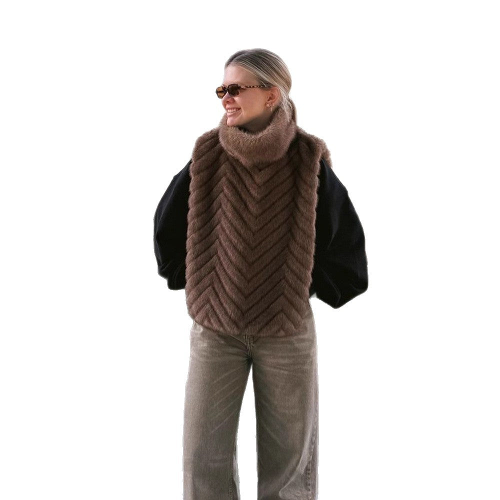 Damen Gefüttertes Pelzponcho mit hohem Rollkragen & Chevron-Struktur Shop Nory