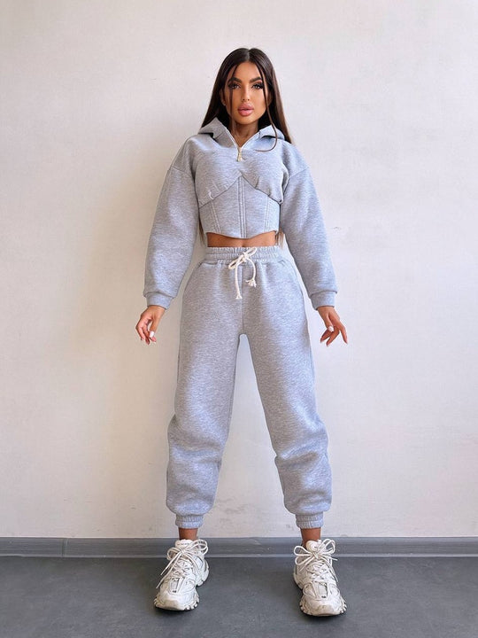 Damen Crop-Kapuzenjacke mit Korsagennaht und High-Waist Jogginghose Shop Nory