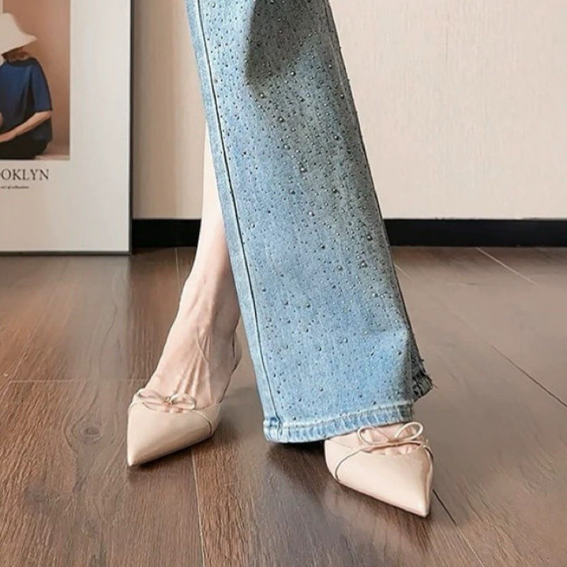 Damen Elegante Lack‑D'Orsay‑Pumps mit spitzer Zehenkappe, niedrigem Kittenabsatz und zartem Zierriemchen Shop Nory