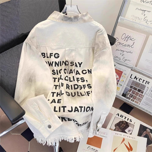 Damen Urbane Oversized Jacke mit kreativem Schriftzug Shop Nory