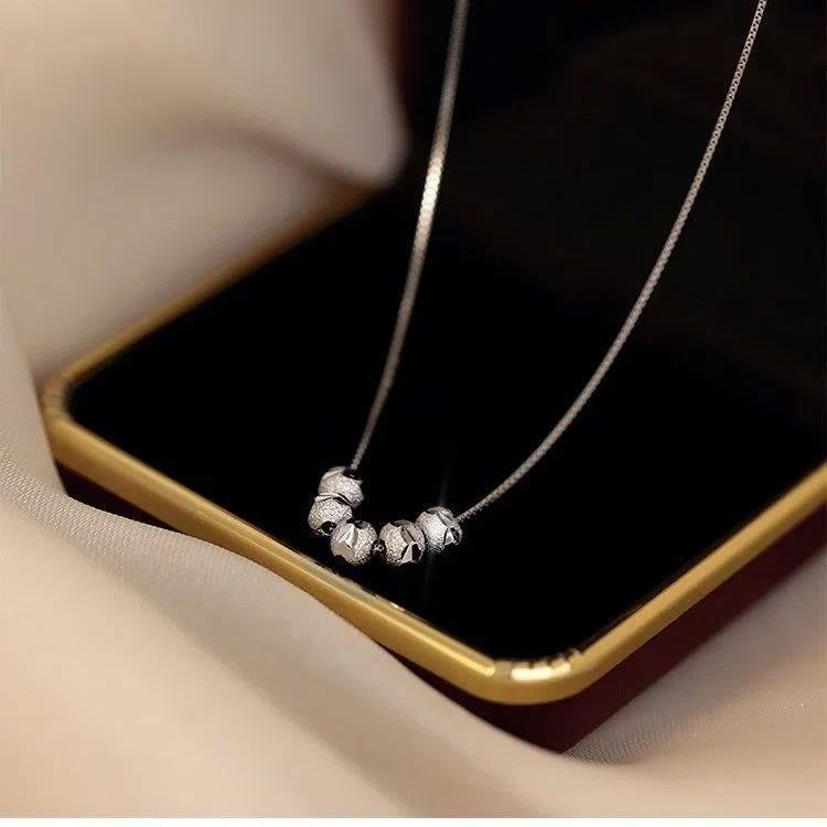 Damen Kette mit kunstvollen Anhängern Shop Nory