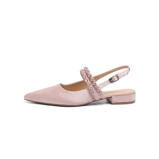 Damen Spitz zulaufende Satin‑Mules mit gepolstertem Komfortfußbett, niedriger Blockferse und kristallbesetztem Zierriemen Shop Nory