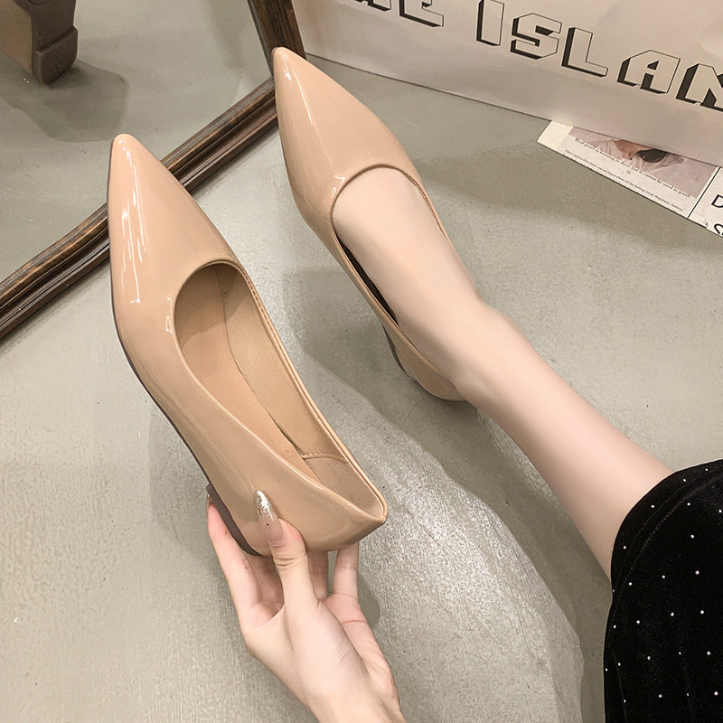 Damen Flache spitz zulaufende Lack‑Ballerina mit gepolstertem Komfortfußbett Shop Nory