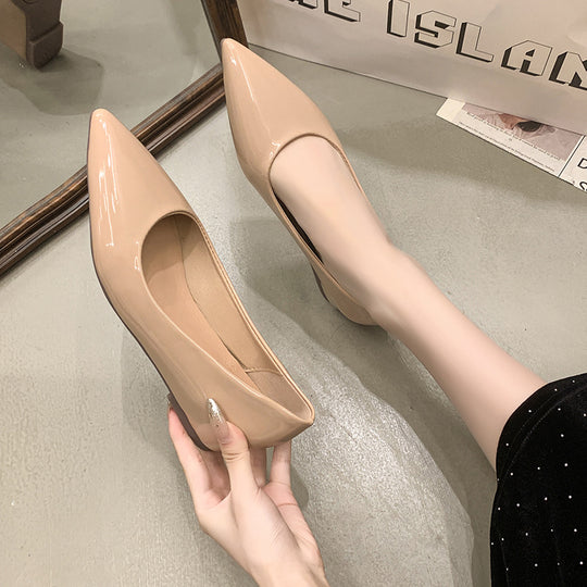 Damen Flache spitz zulaufende Lack‑Ballerina mit gepolstertem Komfortfußbett Shop Nory