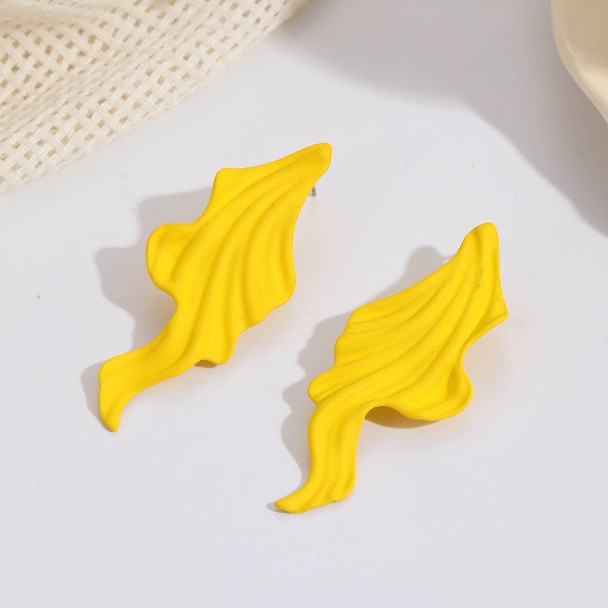 Damen Ohrstecker mit elegantem Wellenmuster Shop Nory