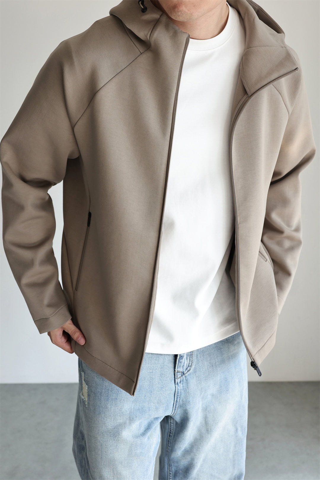 Herren Leichte Kapuzenjacke aus technischem Jersey mit verdecktem Reißverschluss Shop Nory