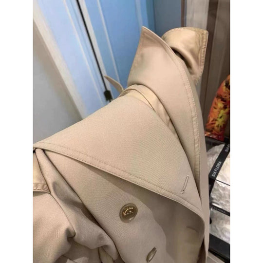 Damen Eleganter Midi-Trenchcoat mit Oversize-Schulterklappe, gerafften Ärmeln und taillierendem Bindegürtel Shop Nory