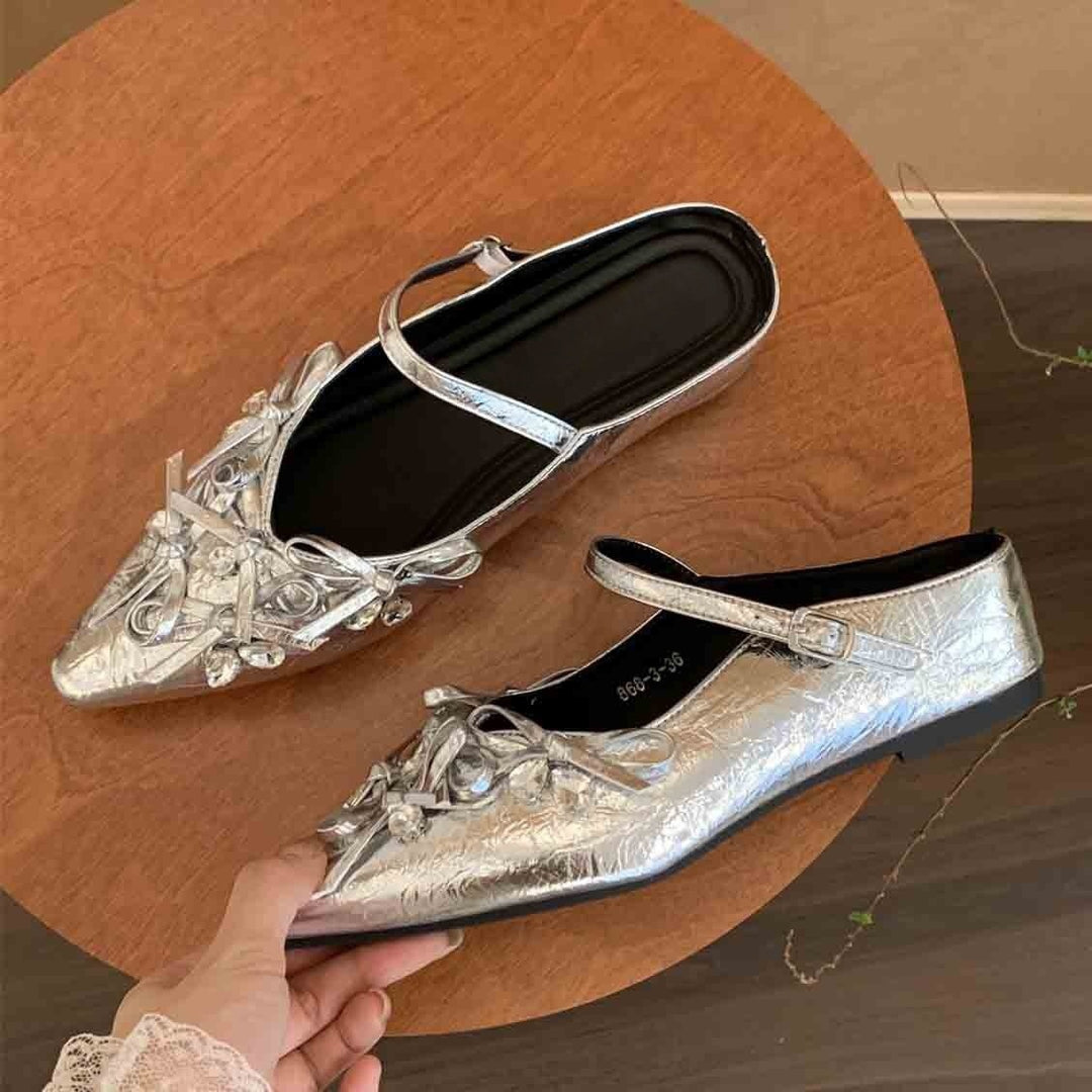 Damen Spitz zulaufende Mary-Jane Ballerina mit dekorativen Knotendetails und flacher Laufsohle Shop Nory