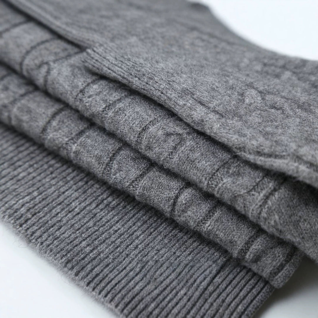 Damen Oversize Zopfmuster-Pullover mit V-Ausschnitt und breitem Rippbündchen Shop Nory