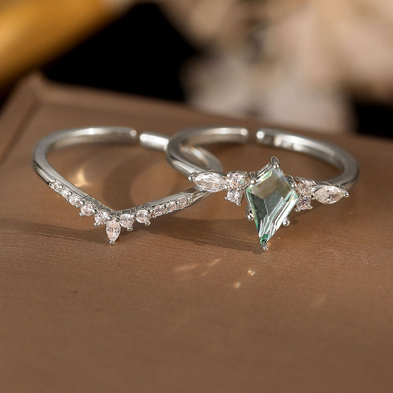 Damen Verführerischer Ring mit funkelnden Kristallen und einzigartigem Steindesign Shop Nory