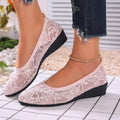 Damen Ballerinas mit filigranem Spitzenbesatz und rutschfester Sohle