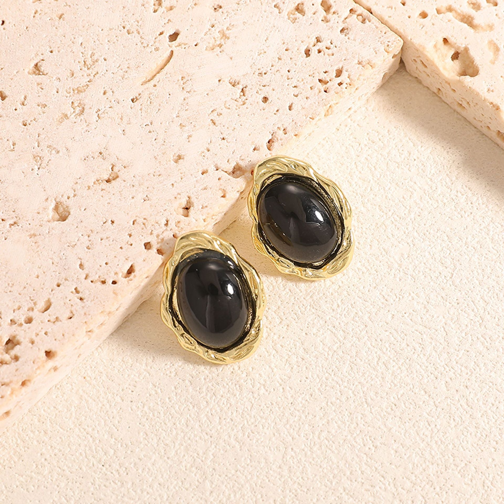 Damen Ohrringe mit kunstvollem Design und hochwertigem Halbedelstein Shop Nory