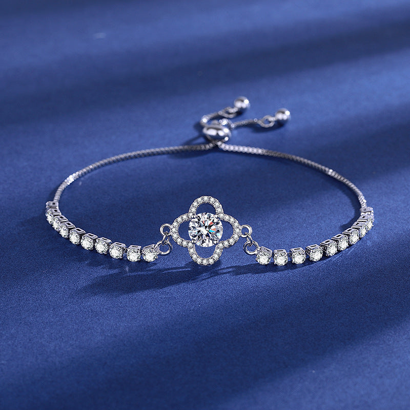 Zartes Zirkonia-Armband mit Verstellbarem Verschluss und Funkelnden Rundsteinen