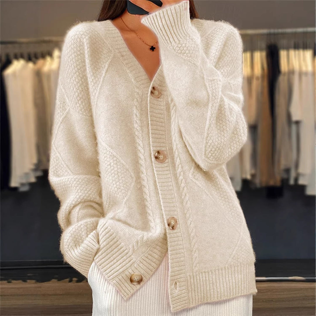Damen Oversize Strickcardigan mit Zopfmuster V-Ausschnitt und Perlmuttknöpfen Shop Nory