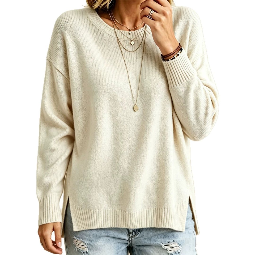 Damen Locker geschnittener Rundhals-Feinstrickpullover mit Seitenschlitzen und gerippten Bündchen Shop Nory
