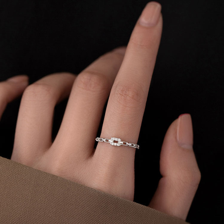 Damen filigraner Ring mit kunstvoll gestaltetem Zirkonia-Akzent Shop Nory