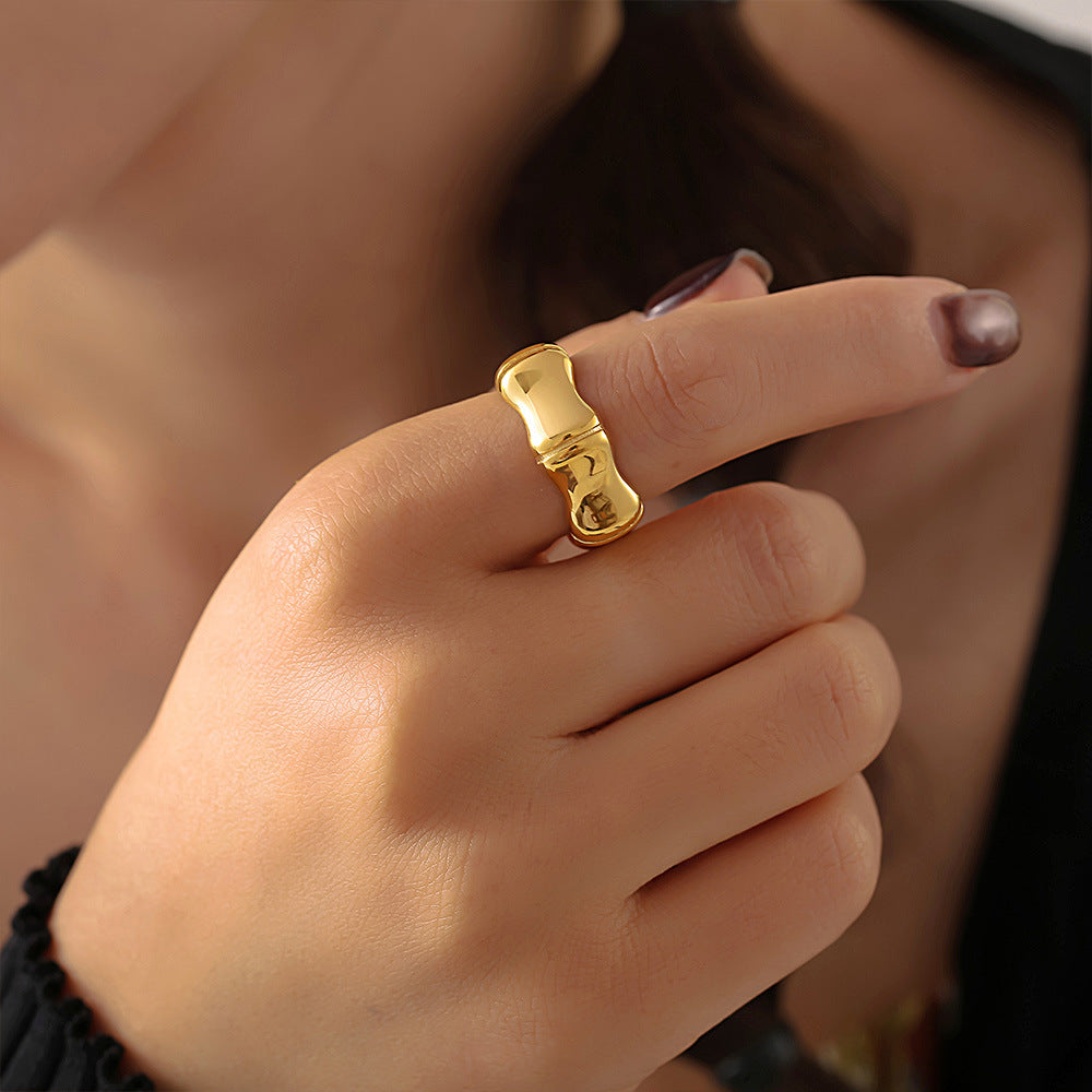 Damenring mit geschwungenem Design aus hochwertigem Edelstahl Shop Nory