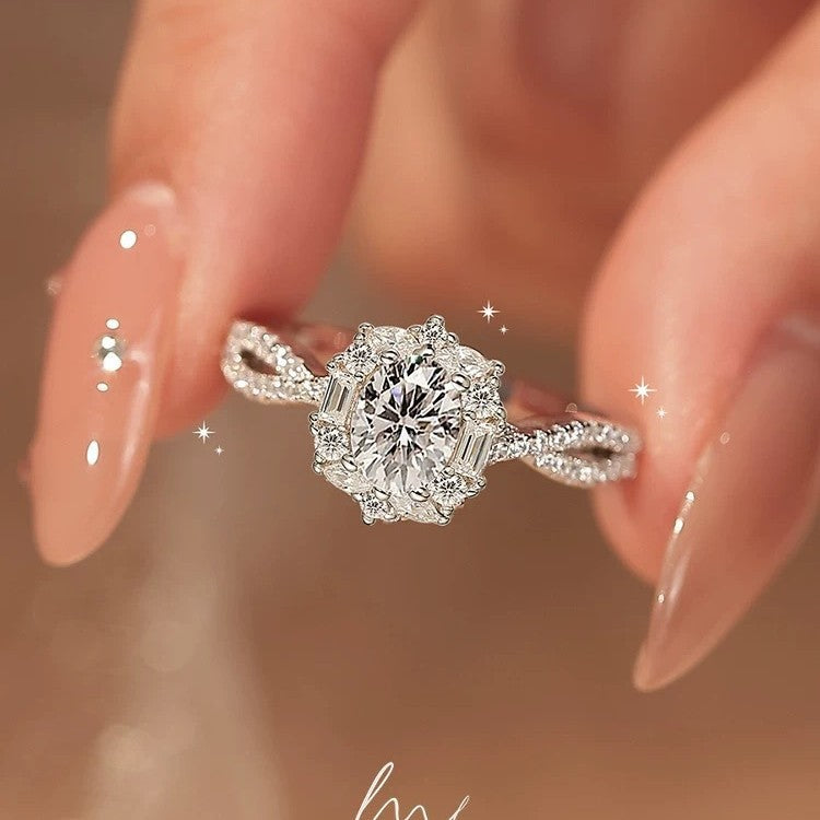 Damen Verlobungsring mit kunstvollem Edelsteindesign und filigranen Akzenten Shop Nory