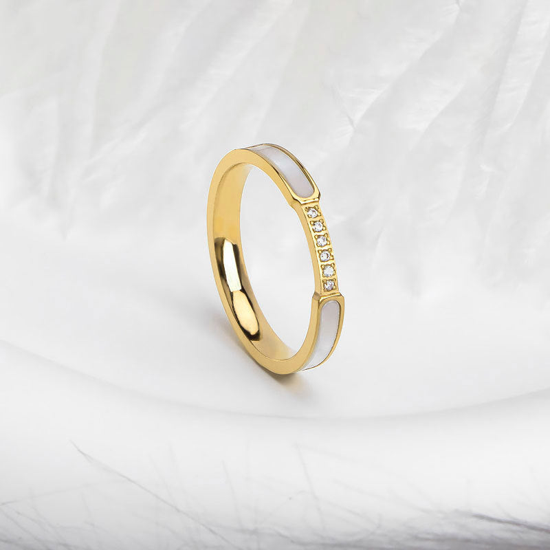 Damen eleganter Schmuckring mit funkelnden Zirkonia Shop Nory
