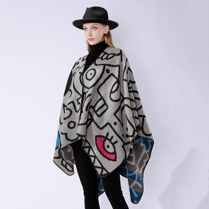 Damen Oversize-Poncho im künstlerischen Print mit zweifarbiger Kantenverarbeitung und asymmetrischem Zipfelsaum Shop Nory