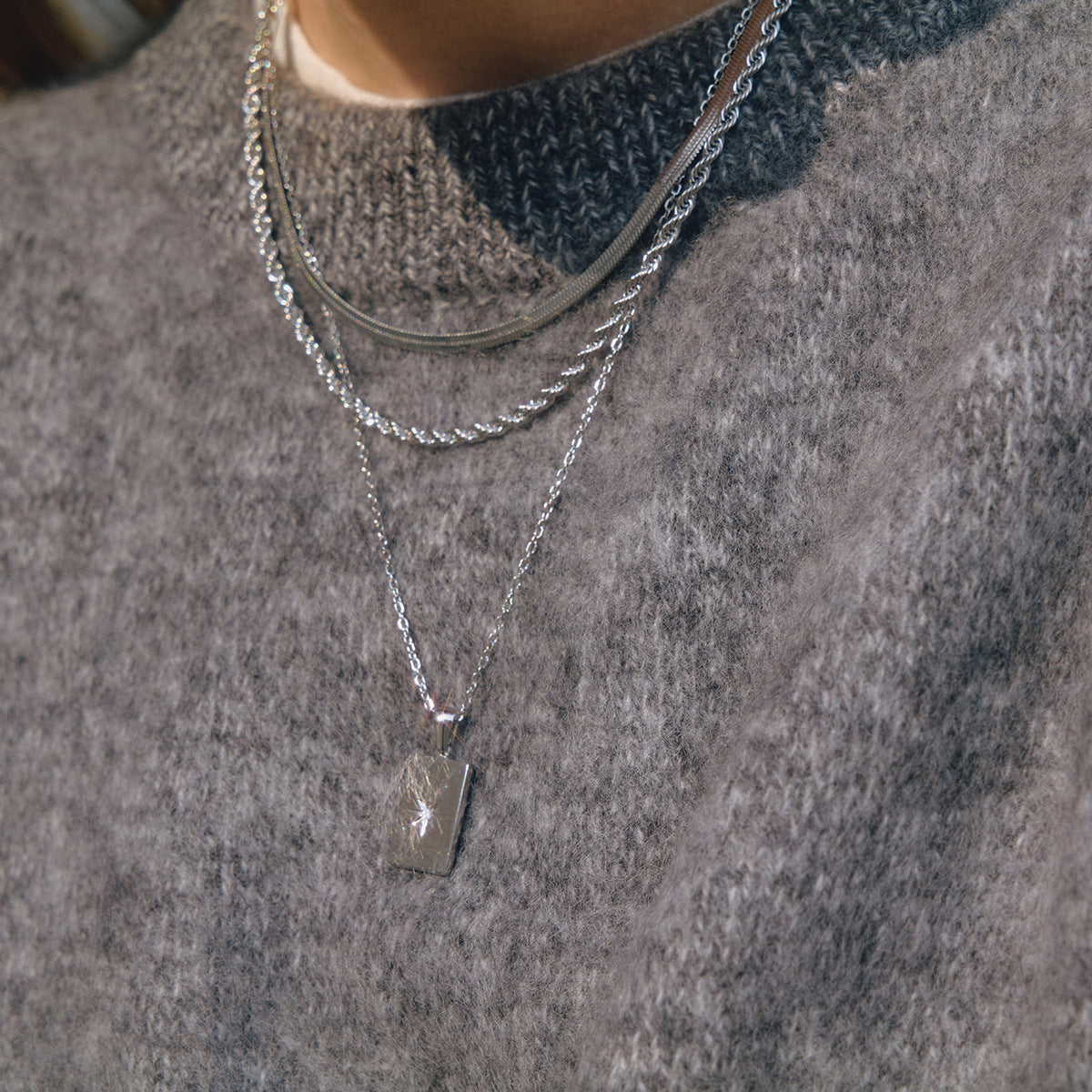 Damen mehrlagige Halskette mit filigranem Anhänger und robustem Edelstahl Shop Nory