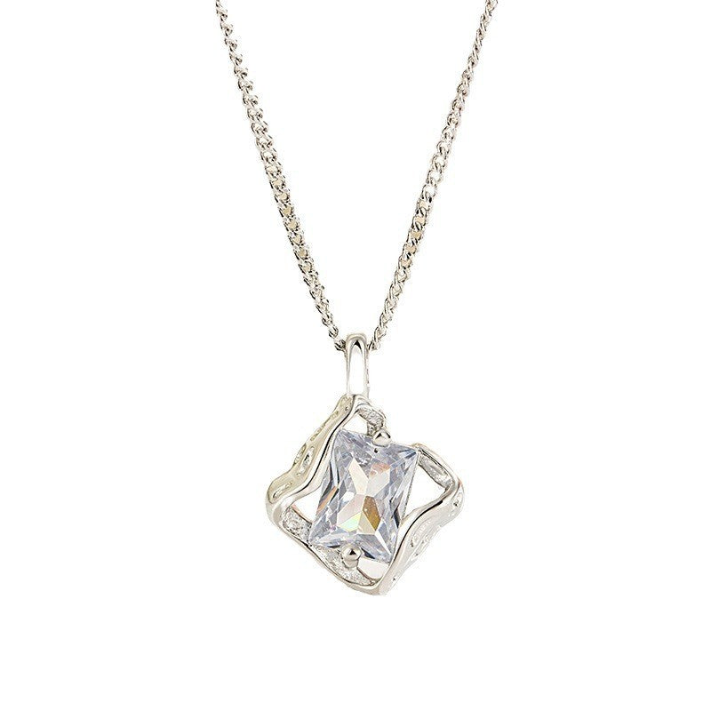 Damen Halskette mit elegantem Kristallanhänger und feiner Kette Shop Nory