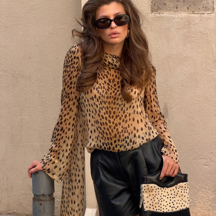Damen Transparente Chiffon-Bluse mit langem Schalkragen und Animal-Print Shop Nory