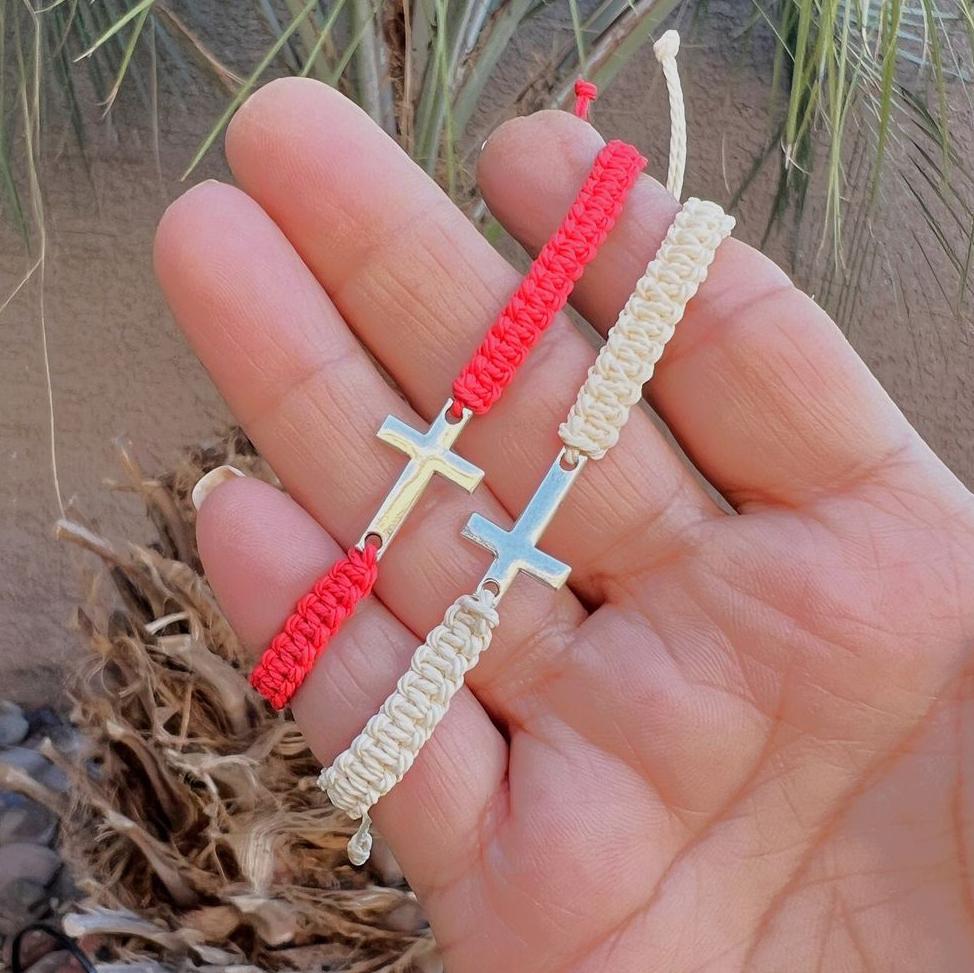 Damenarmband mit filigranem Kreuz-Anhänger und hochwertiger Kette Shop Nory