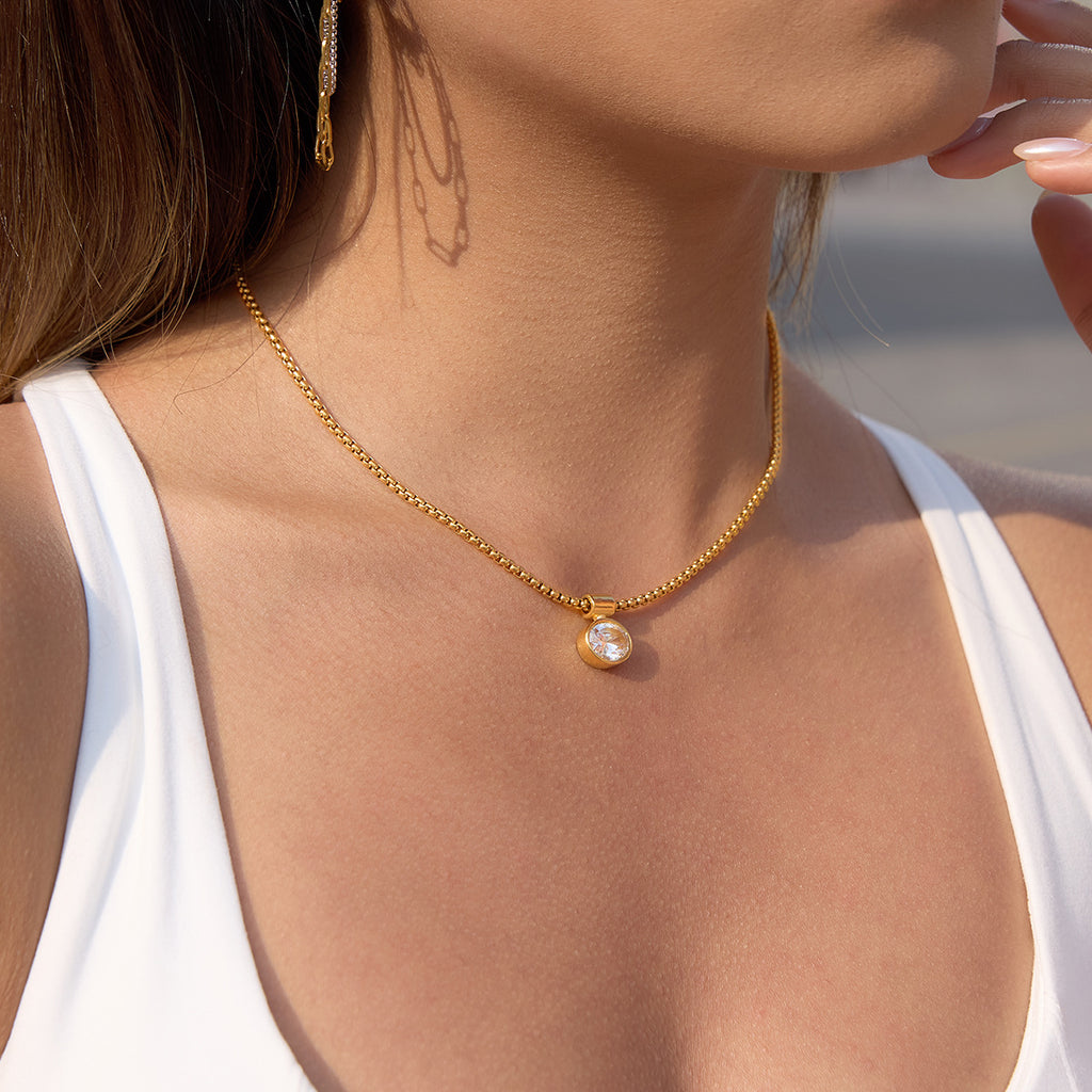 Damen Halskette mit hochwertigem Zirkonia-Anhänger und verstellbarem Edelstahl Shop Nory