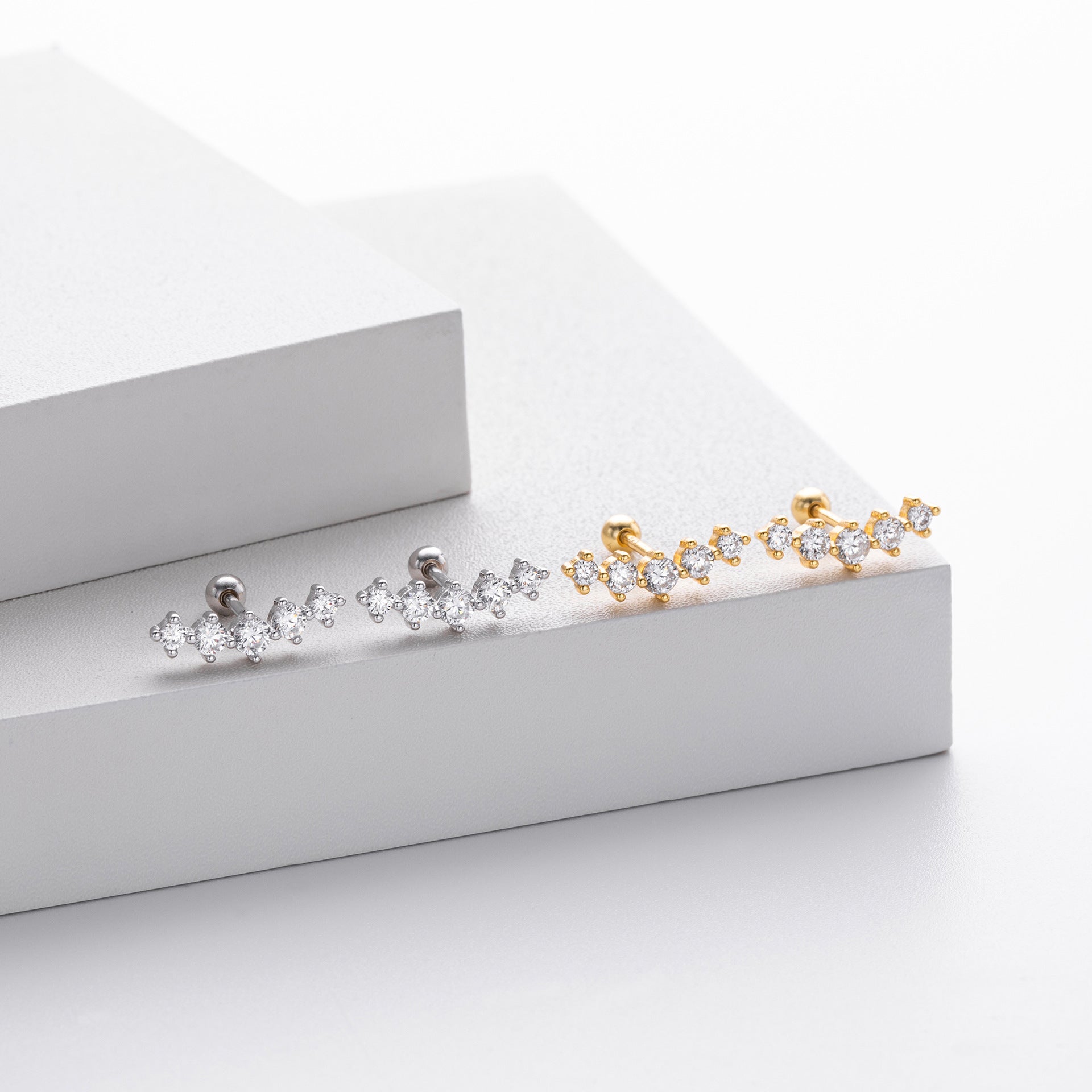 Damen Ohrstecker mit funkelndem Zirkon und edler 925er Sterlingsilber-Fassung Shop Nory
