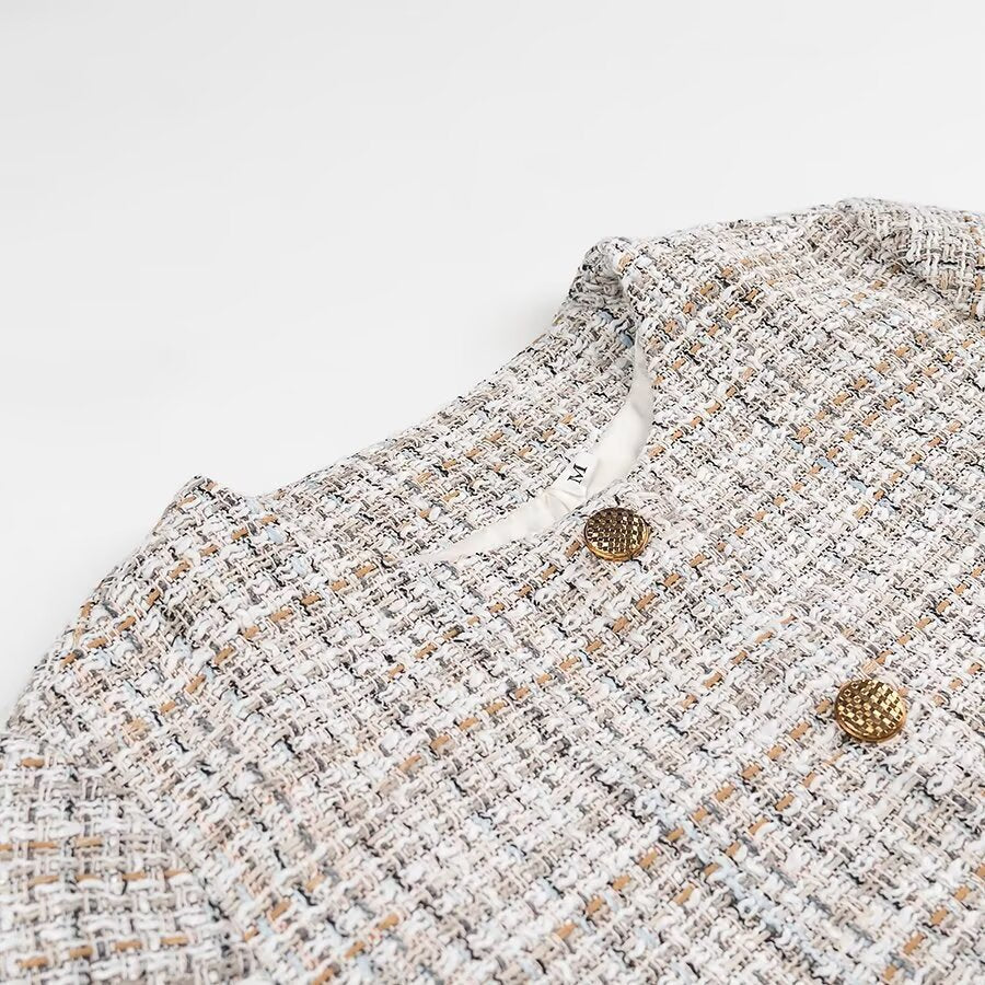 Damen Kurzjacke aus Bouclé‑Tweed mit rundem Ausschnitt und dekorativen Goldknöpfen Shop Nory