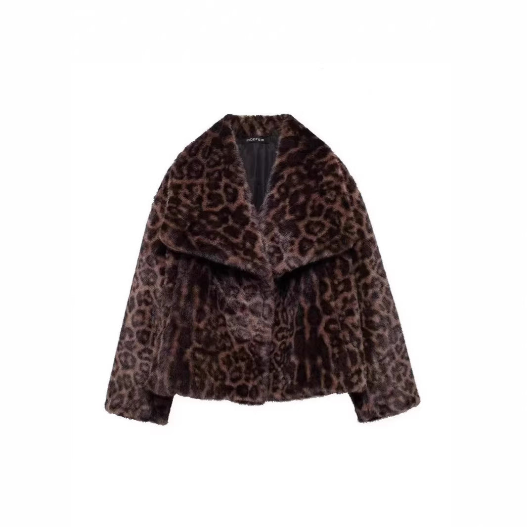 Damen kurze Boxy-Faux-Fur-Jacke mit Leopardenmuster und großem Schalkragen Shop Nory