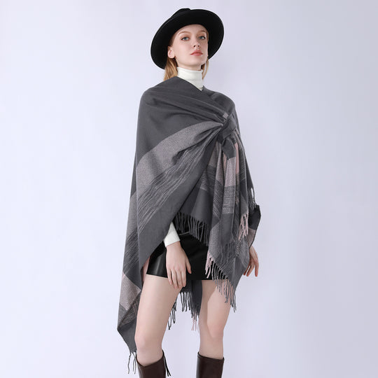 Damen Leichter Wollmix-Überwurf im Kimono-Schnitt mit Fischgrät‑Besatz und Fransensaum Shop Nory