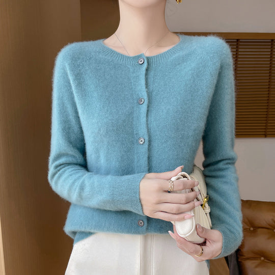 Damen Kurzgeschnittener Feinstrick-Cardigan mit Rundhalsausschnitt und schimmernder Knopfleiste Shop Nory
