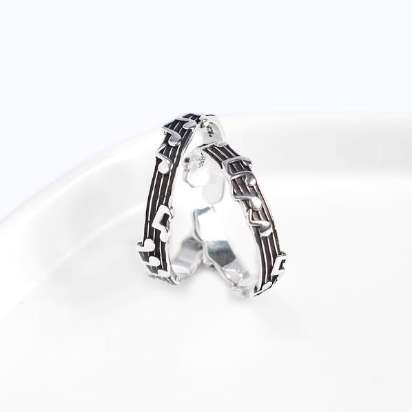 Damen moderner und minimalistischer Silberring mit eingeprägtem Design Shop Nory